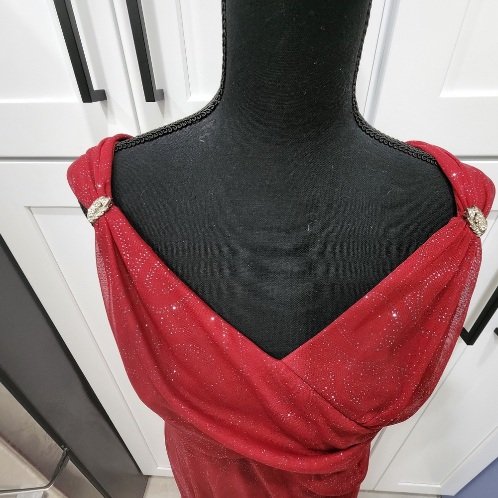 Floor length red sparkle gown - Picture 4 of 5